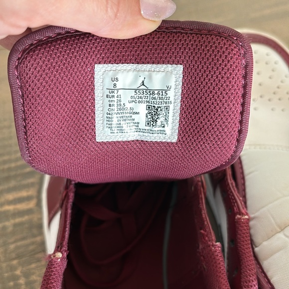 Air Jordan 1 low Bordeax size 8 - Picture 4 of 5